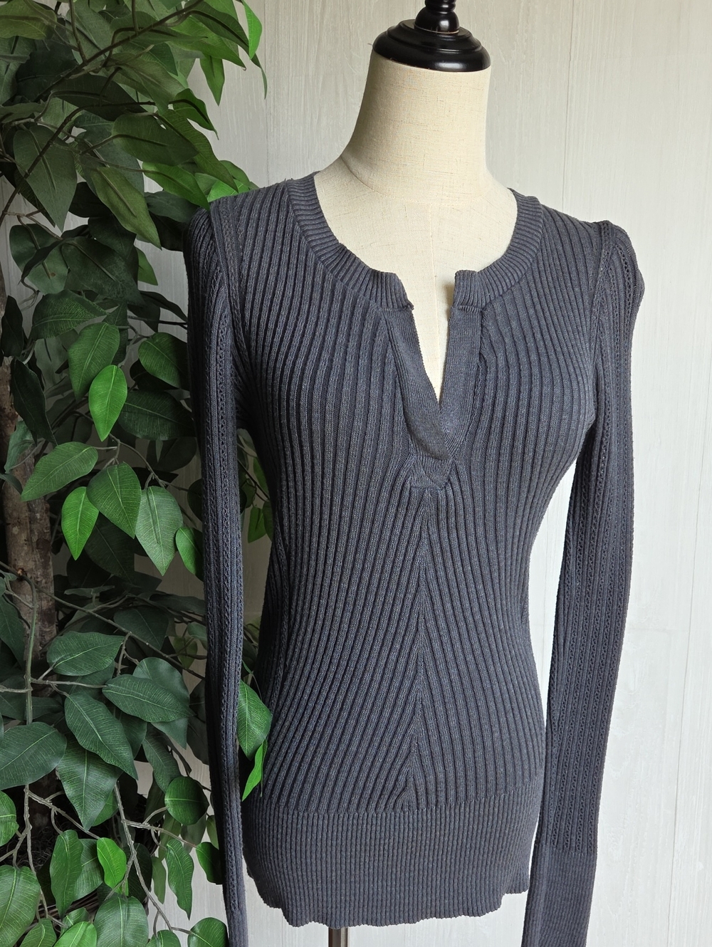 Venus Ribbed V-Neck Long Sleeve Sweater - Size XS
